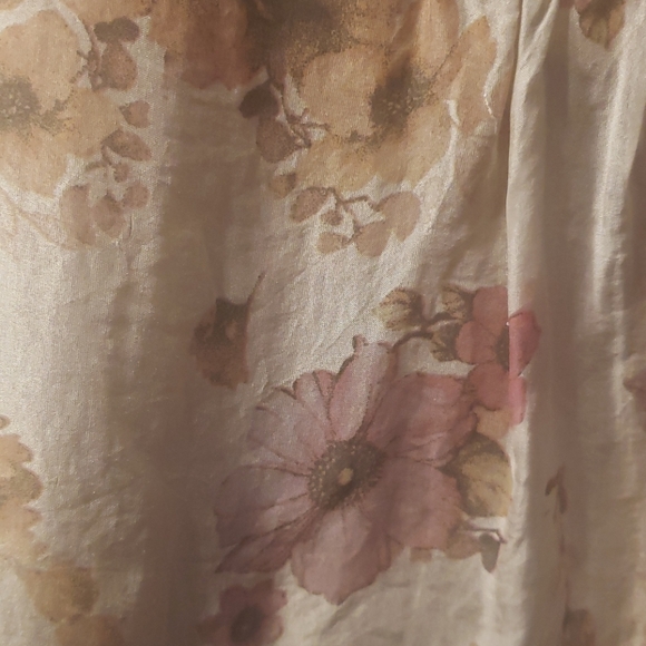 Beautifull 100 % silk blouse - Picture 8 of 8